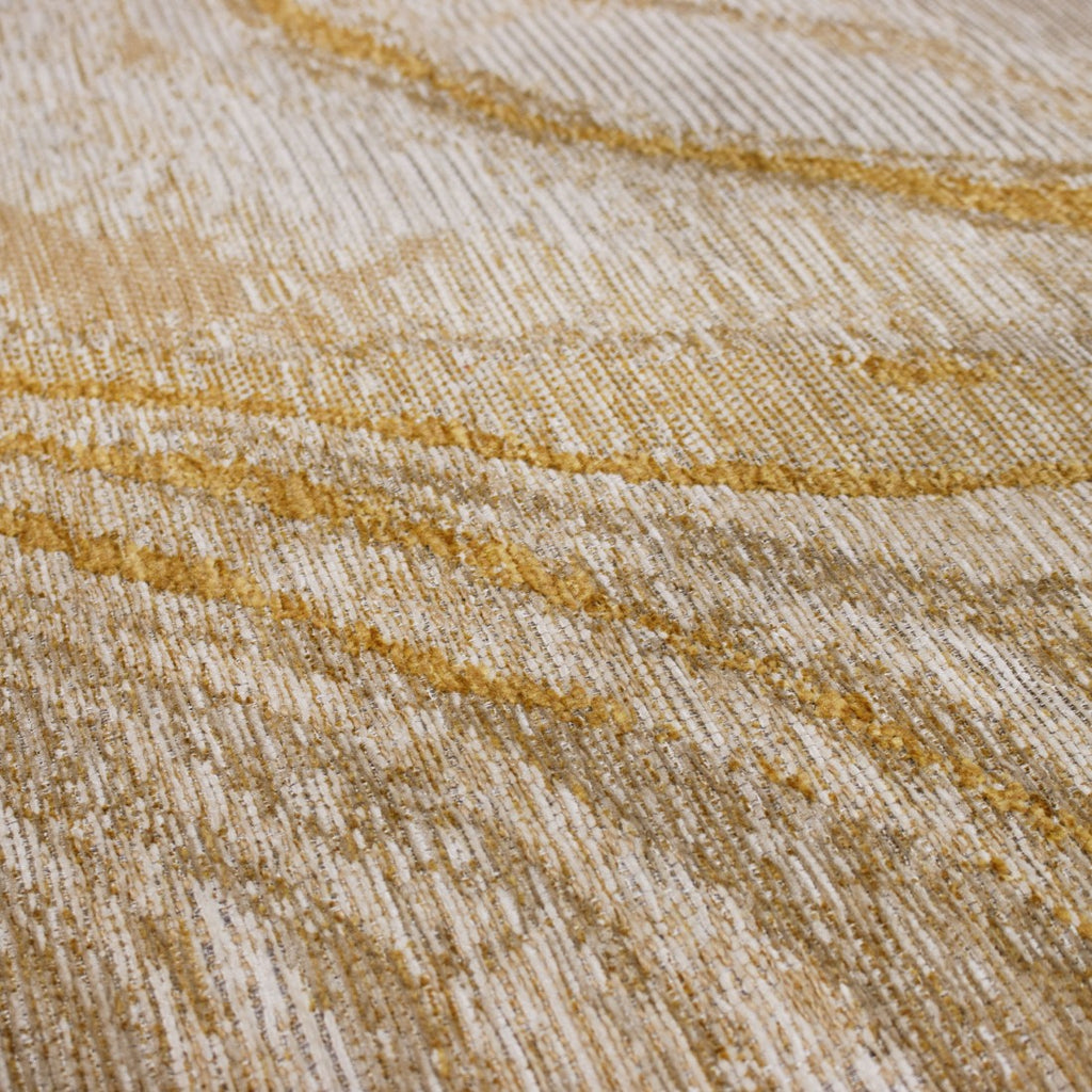 Paradise Living – Tapete Abstrato Adore 4007/850 Laranja, close-up da textura em chenille e juta, linhas onduladas laranja dourado sobre fundo creme