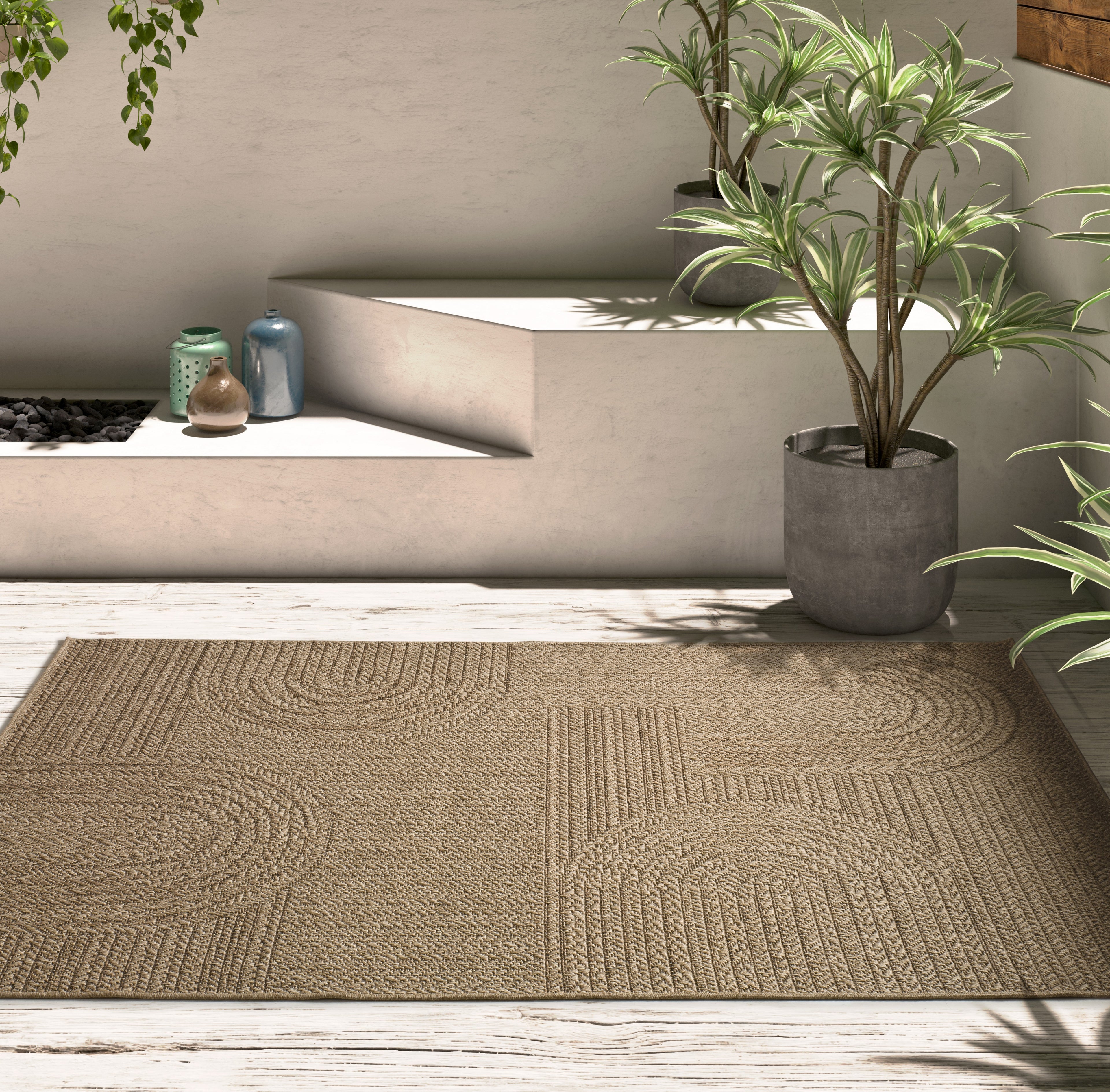 Tapete de exterior Acra 5006 Natural em tom castanho, com textura natural, ambiente | Paradise Living
