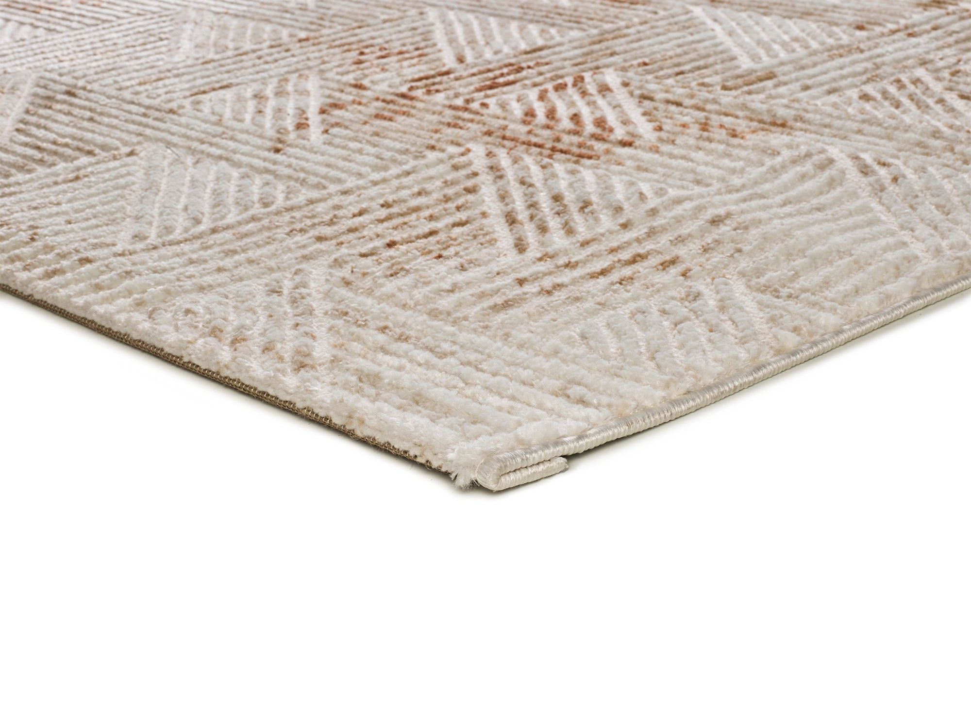 Detalhe do pelo 8mm do tapete interior geométrico Keops 4448-05 Caldera em terracota e creme